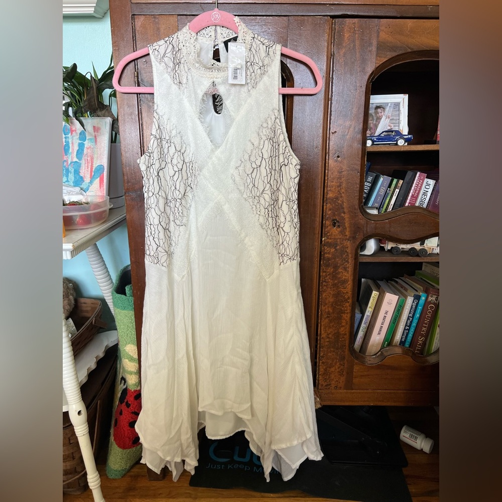 Sugar Lips Flowy Sleeveless Keyhole Dress Medium Cream Wedding Guest Boho